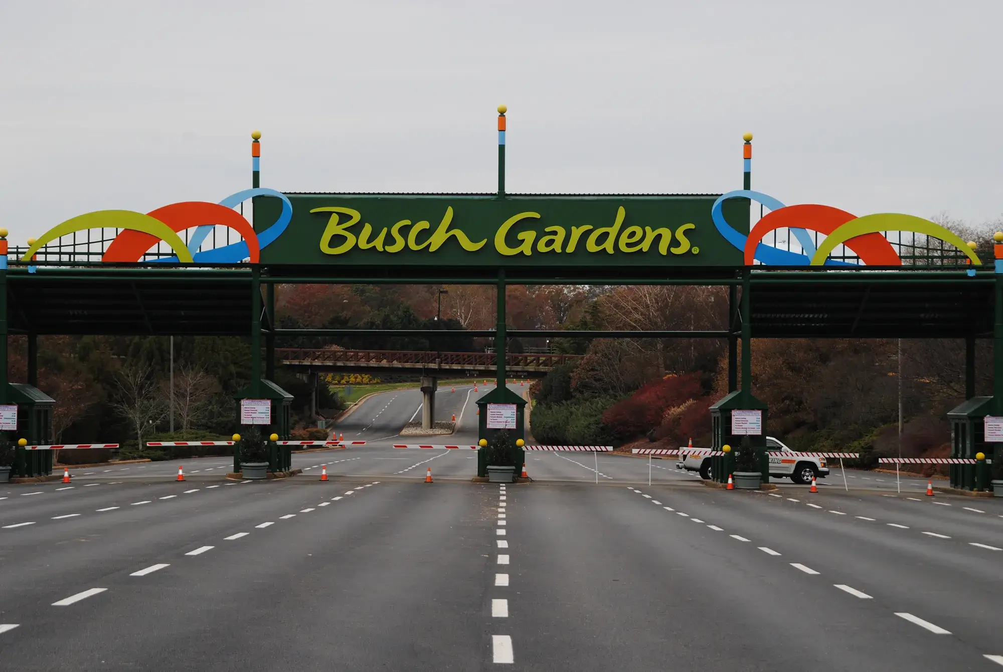 busch gardens williamsburg main gate